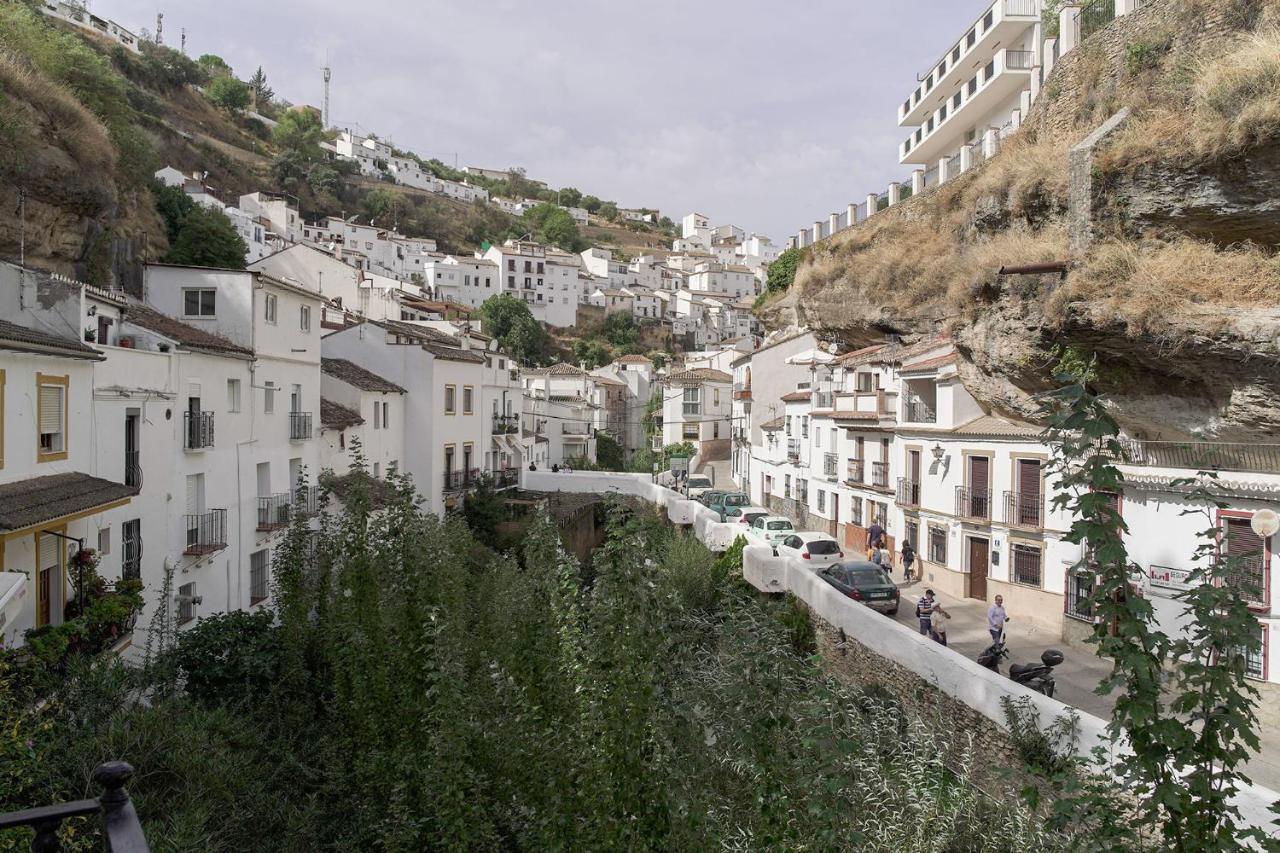 Casa Rural Las Cuevas De Setenil Setenil De Las Bodegas Екстериор снимка